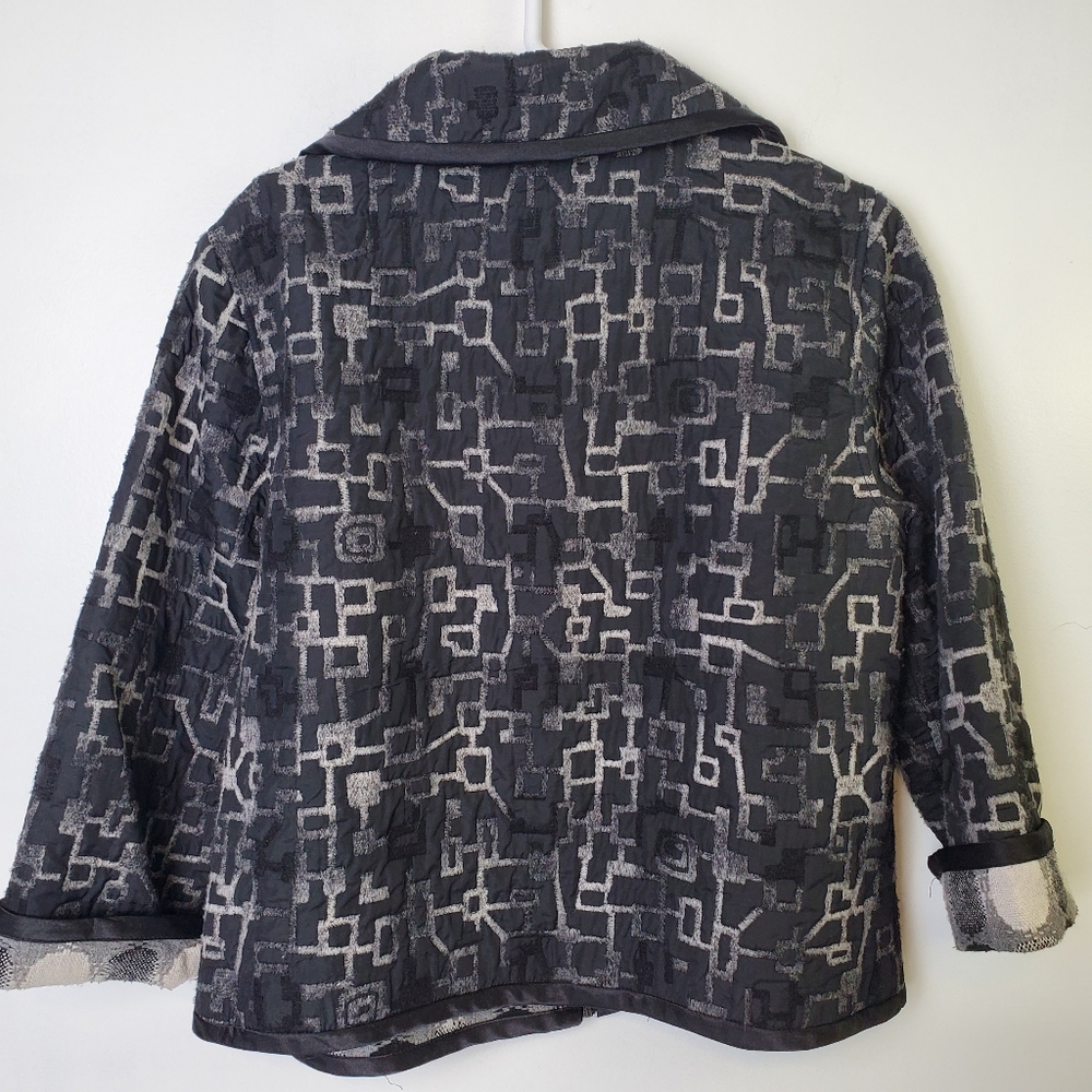 Due Per Due Light Quilted Jacket - Picture 2 of 5